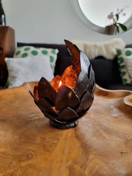 Drachen Ei - Dragon Egg aus geschmiedetem Eisen by Leander Wennige